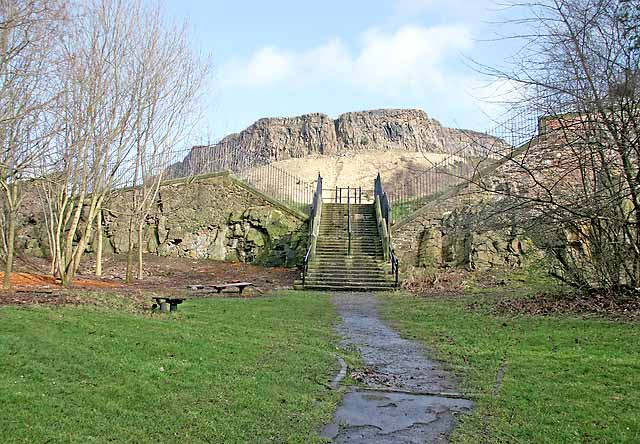 The steps into Holyrood Park at the end of Heriot Mount.  The tenements in Heriot Mount were demolished around the 1960s.