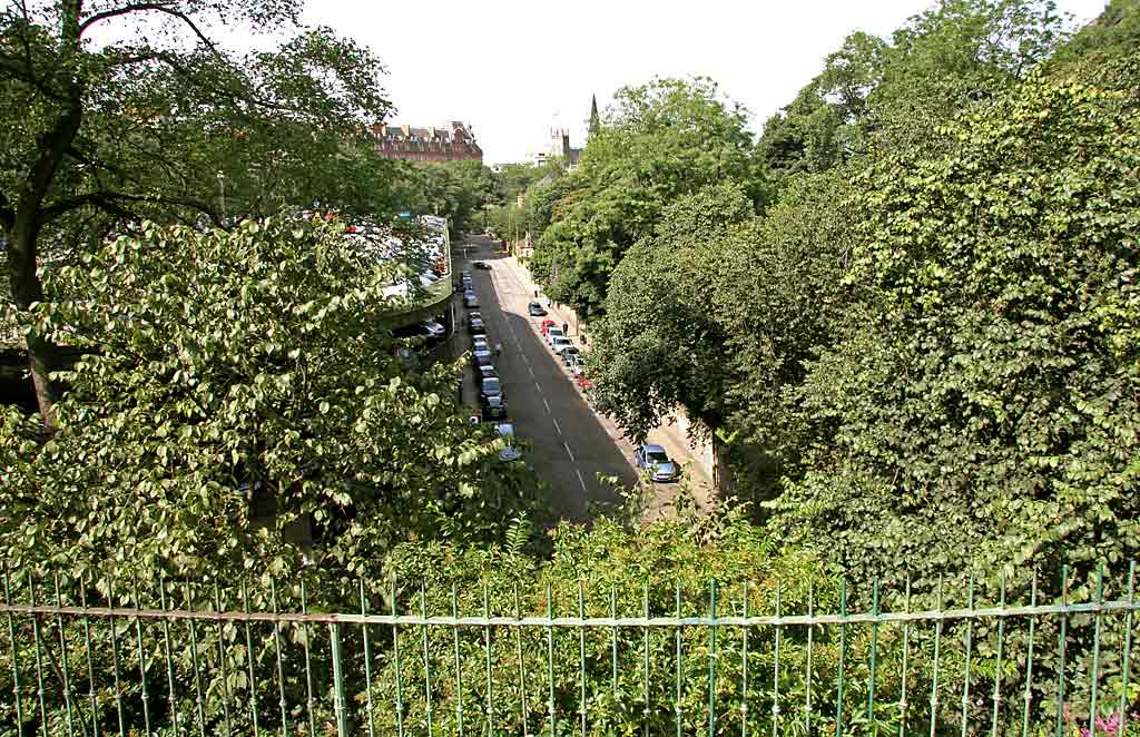 Looking down on King's Stables Road from King's Bridge  -  August 2007