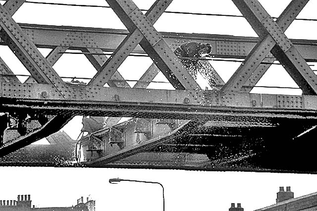 Manderston Street Bridge over Leith Wlak, near the 'Fit o' the Walk' being demolished, 1980