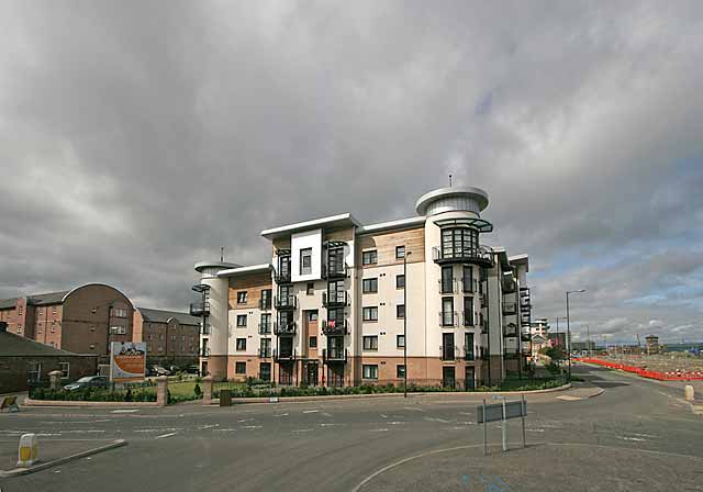 New Housing at Ocean Way  -  close to the Constitution Street entrance to Leith Docks  -  September 2007