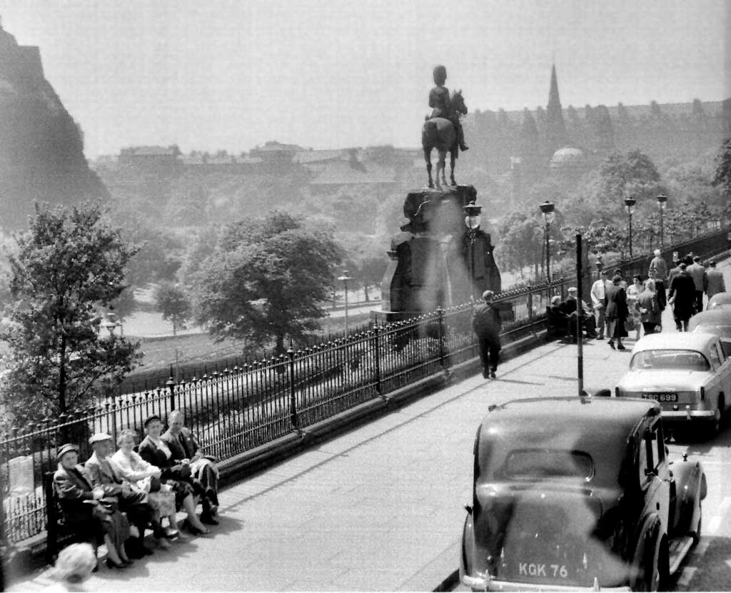 Looking to the west along Princes Street towards the Royal Scots Greys statue  -  1959