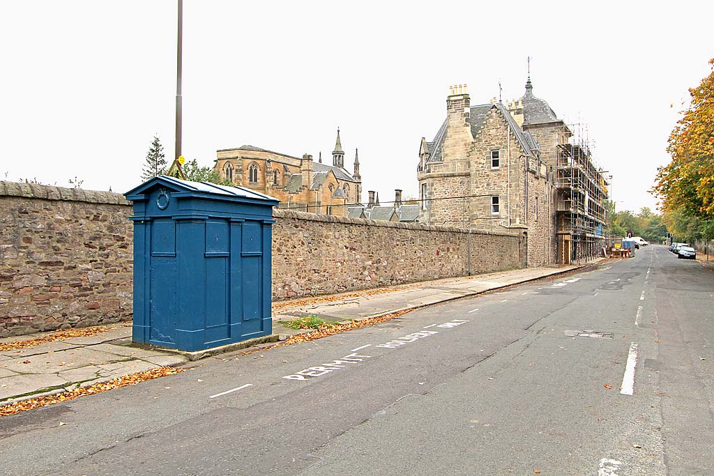 Police box at Whitehouse Loan, close to the junction with Thirlstane Road and the former St Margaret's Convent  - Photograph taken Octber 2010