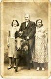 Photograph from Lees' studio, Portobello  -  Members of the Duncan family